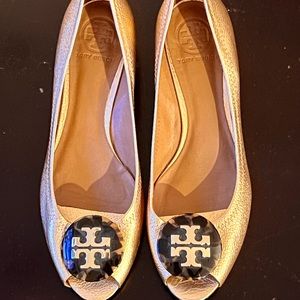 Tory Burch Gold & Tortoise Peep Toe Wedge. Size 8. Like New.